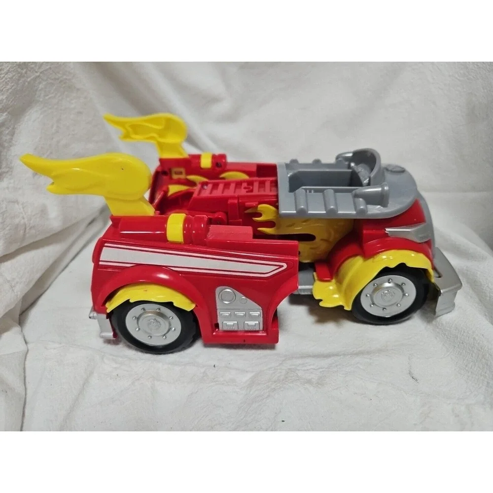 Paw Patrol Mighty Pups Deluxe Vehicle‎ Marshall Fire Truck